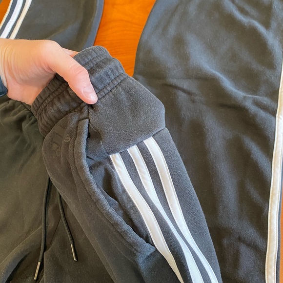Adidas 3 Stripe Black and White Sweats Size M - Picture 4 of 6